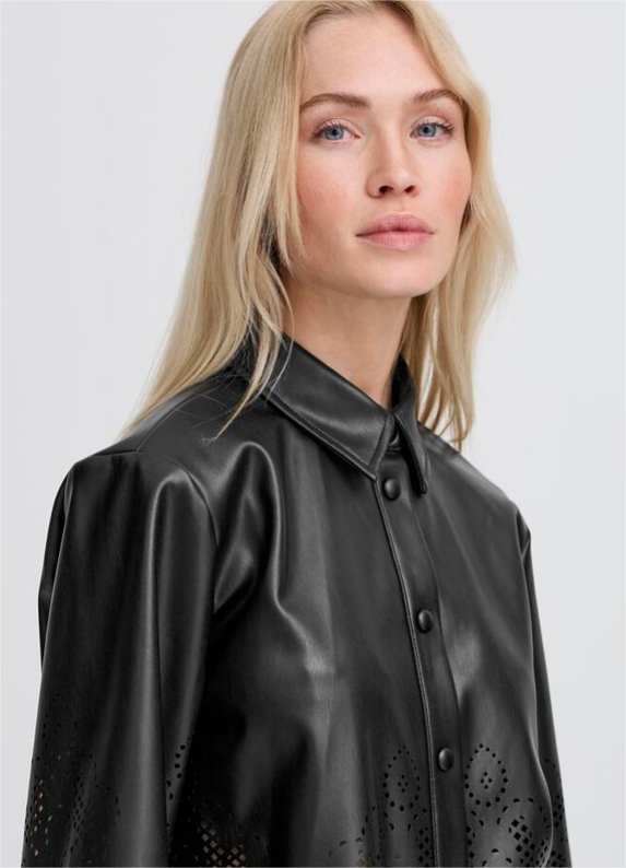 BLUSA NEGRA DE POLIPIEL DE b.young