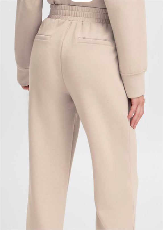PANTALÓN RECTO, TIPO CHANDAL DE b.young