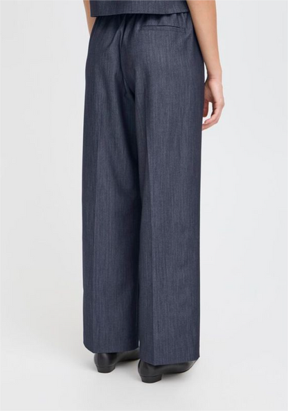 PANTALÓN OSCURO DE  I C H I