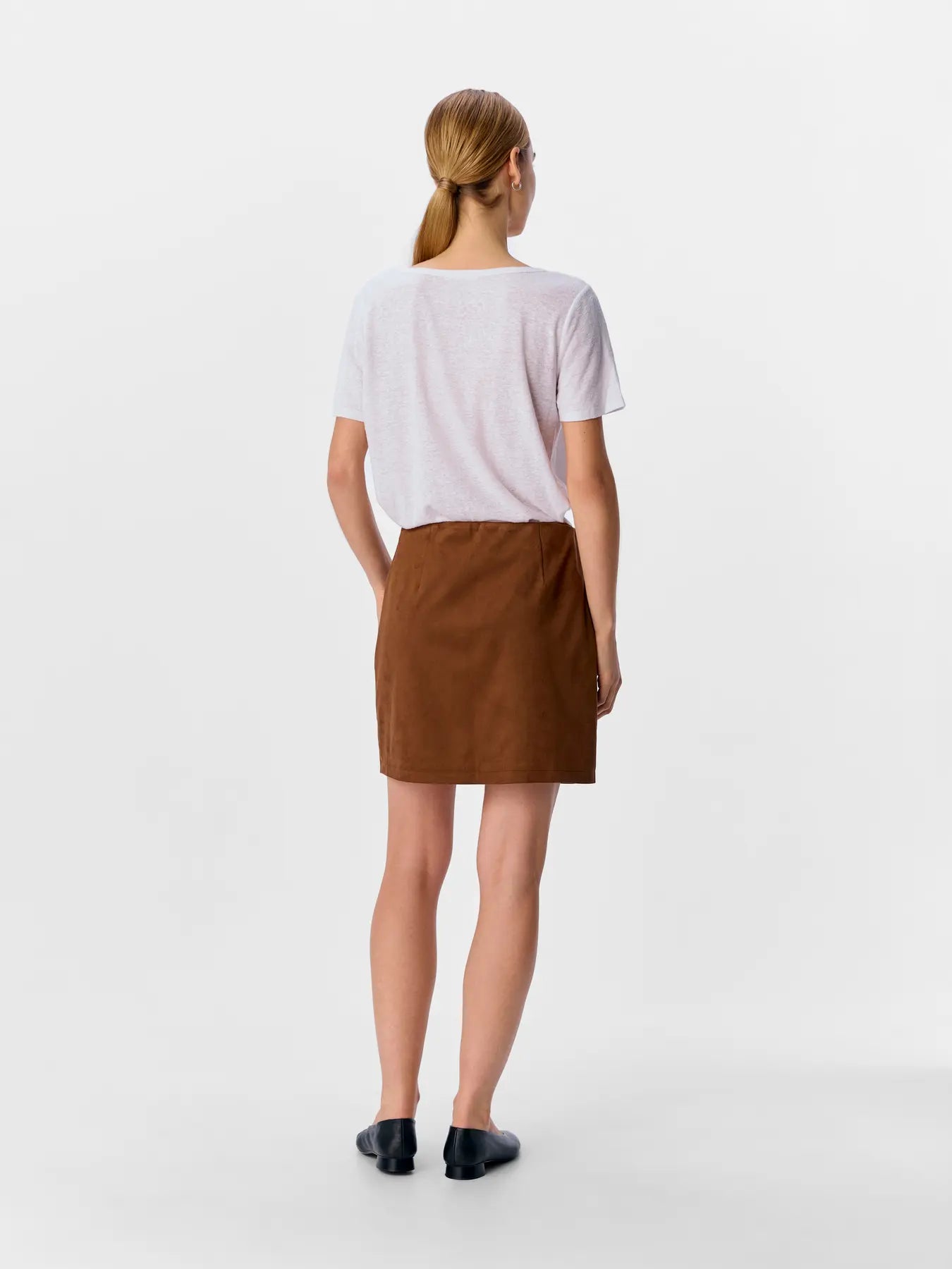 Falda corta de antelina .Object