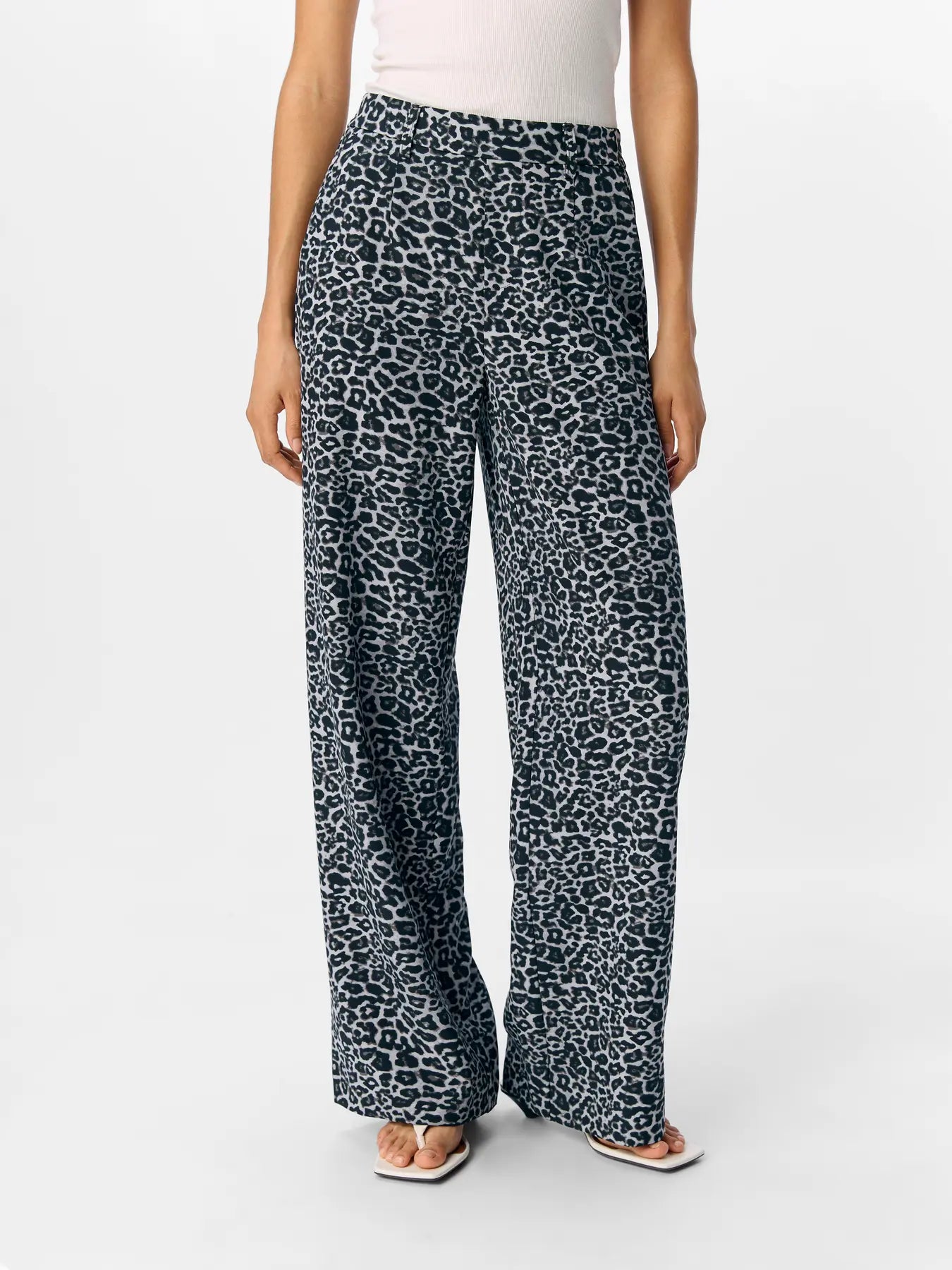 PANTALÓN ANIMAL PRINT GRIS Y NEGRO .OBJECT