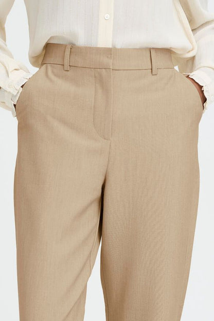 Pantalón Clásico de Traje · b.young