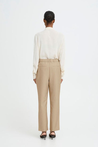 Pantalón Clásico de Traje · b.young